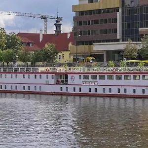 River Koenigstein Úszó hotel